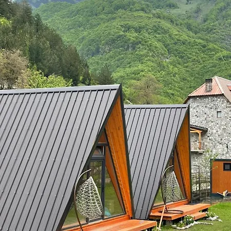 In Дом отдыха Тети